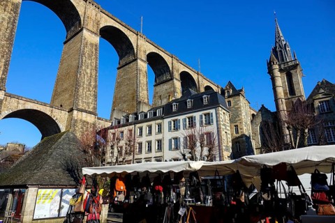 Place des Otages, viaduct of the Paris-Brest railway line, Saint Melaine church, Morlaix