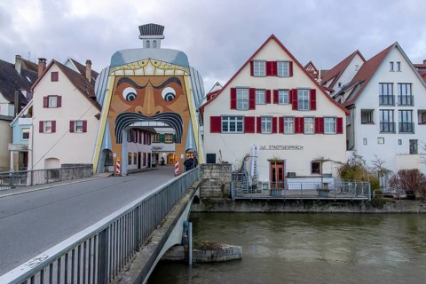 Large Goleztor gate in Donaustrasse at the entrance to Riedlingen town centre, Riedlingen an der