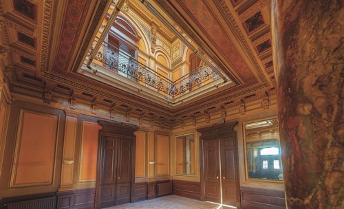 View of a magnificently decorated ceiling with columns and paintings, Villa Woodstock, Lost Place,