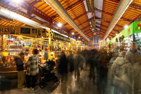 People in the market hall, Little Venice, Petite Venise, Christmas decoration, Der Fischerstaden,