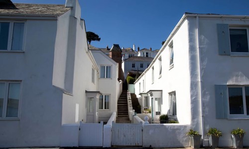 Traditional whitewashed cottages in St Mawes, Cornwall, England, UK