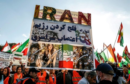 Thousands of Iranians demonstrate in Berlin to support the protests in Iran. The demonstration was