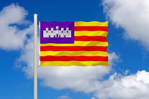 The flag of the Balearic Islands, Studio