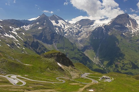 Serpentine curves on the Grossglockner High Alpine Road, Grossglockner-Hochalpenstrasse, scenic