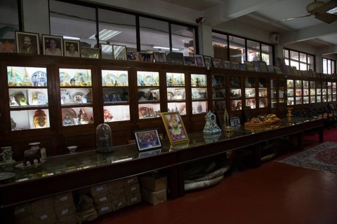 Gangaramaya Buddhist Temple, Colombo, Sri Lanka, Asia