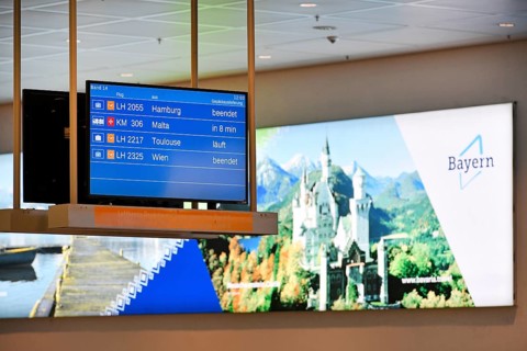 Arrival sign for Lufthansa and Star Alliance partners at the baggage carousel in Terminal 2 with