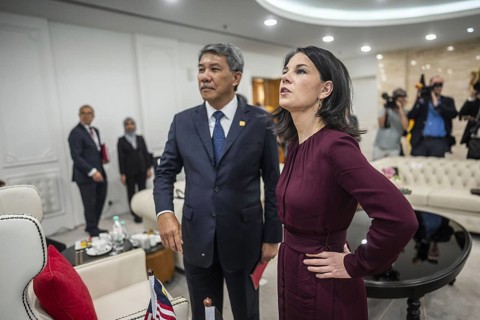Annalena Baerbock (Alliance 90/The Greens), Federal Minister for Foreign Affairs, is travelling to