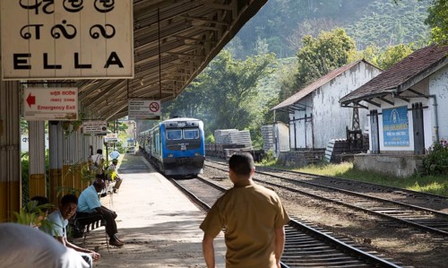 Train arriving at platform railway station Ella, Badulla District, Uva Province, Sri Lanka, Asia