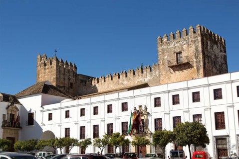 Castle and Ayuntiamiento, Plaza del Cabildo, village of Arcos de la Frontera, Cadiz province,