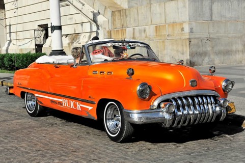 Open-top vintage car from the 1950s in the centre of Havana, Centro Habana, Cuba, Greater Antilles,