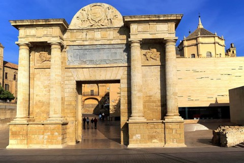 Sixteenth century Renaissance gate Puerta del Puente historic gateway, Cordoba, Spain, Europe