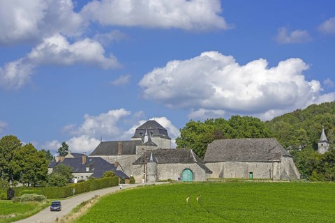 Roly Castle, Chateau-ferme de Roly, fortified farmhouse in the municipality of Philippeville,