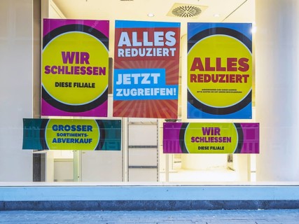 Galeria Kaufhof, Stuttgart city centre Eberhardstrasse. Clearance sale before closing, Stuttgart,