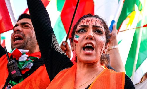Thousands of Iranians demonstrate in Berlin to support the protests in Iran. The demonstration was