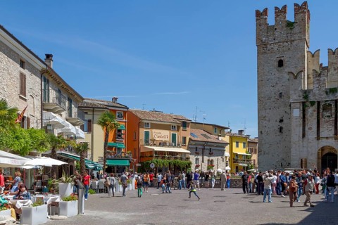 Tourists in the old town centre, Sirmione, Lake Garda, Brescia, Lombardy, Italy, Europe