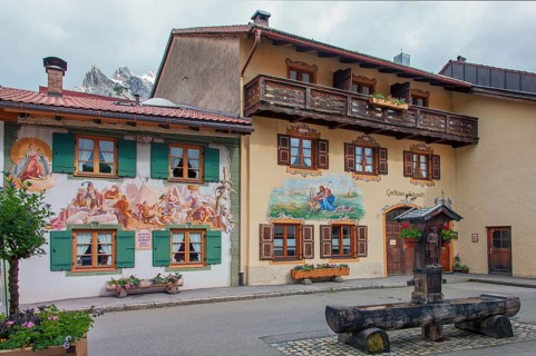 Houses, decorated with flowers, Lueftlmalerei, Karwendel Mountains, Mittenwald, Bavaria