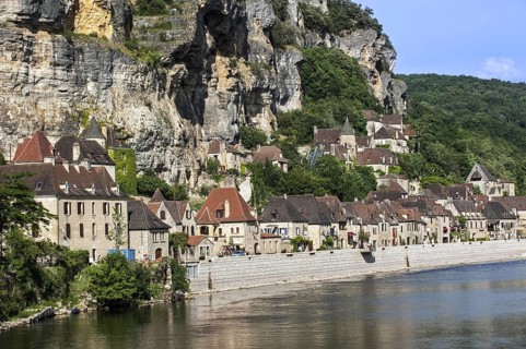 The medieval village La Roque-Gageac and the Dordogne River, Perigord, Aquitaine, France, Europe