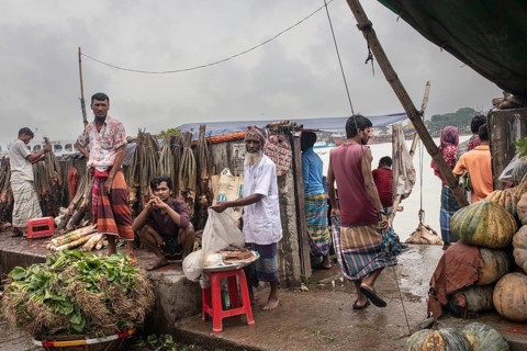 Traders at the Sadarghat jetty on the Buriganga River, Dhaka, Bangladesh, Asia