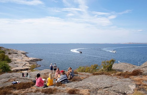 Picnic on the archipelago island of Marstrandsoe, Marstrand, Vaestra Goetalands laen, Sweden,