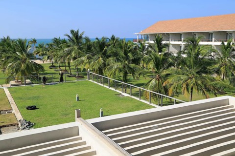 Amaya Beach Resort and Spa hotel, Pasikudah Bay, Eastern Province, Sri Lanka, Asia staff tending