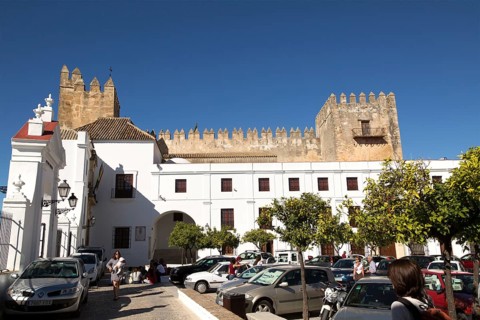 Castle and Ayuntiamiento, Plaza del Cabildo, village of Arcos de la Frontera, Cadiz province,
