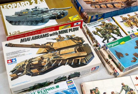Boxed military model kits on sale at auction, UK Abrams and Leopard tanks