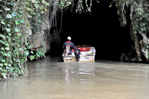 Cueva del Indio, karst cave, 2 km north of Vinales, Valle de Vinales, Pinar del Rio province, Cuba,