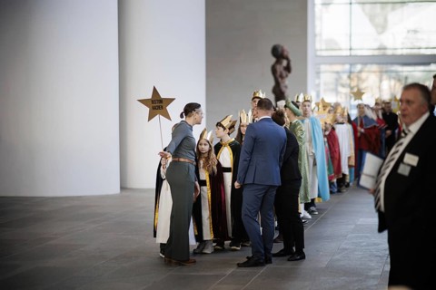 Federal Chancellor Olaf Scholz (SPD) pictured at the traditional reception for carol singers at the