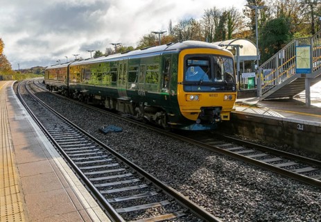 Great Western Railway GWR Class 165 Turbo train 165122, Hungerford railway station, Berkshire,