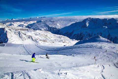 Skier, Tiefenbachferner glacier ski area, Soelden, Oetztal, Tyrol