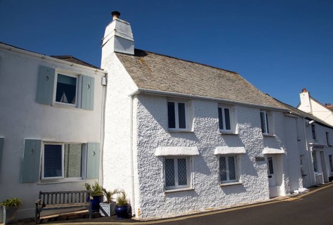 Traditional whitewashed cottages in St Mawes, Cornwall, England, UK