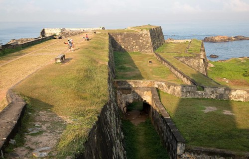 Coastal scenery and historic walls of the fort, Star Bastion, Galle, Sri Lanka, Asia