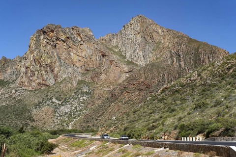 Mountain scenery along the scenic Route 62, R62, historical road from Robertson to Oudtshoorn,