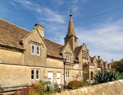 Crispe almshouses and chapel built 1612, Marshfield, Gloucestershire, England, UK