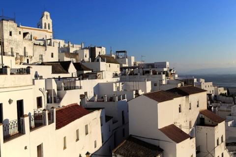 Pueblo blanco historic village whitewashed houses on hillside, Vejer de la Frontera, Cadiz