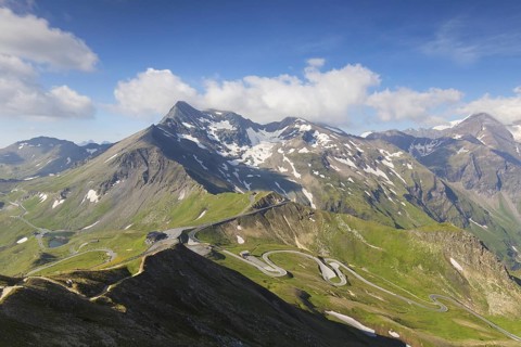Serpentine curves on the Grossglockner High Alpine Road, Grossglockner-Hochalpenstrasse, scenic