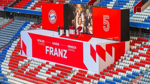 Tenor Jonas Kaufmann sings at the memorial service, FC Bayern Munich funeral service for Franz