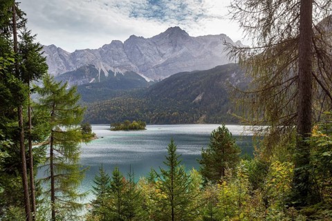 Zugspitze massif and Zugspitze with Eibsee lake, Wetterstein mountains, Grainau, Werdenfelser Land,