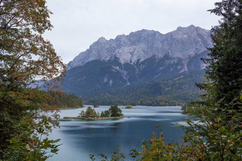 Zugspitze massif with Eibsee lake, Wetterstein mountains, Grainau, Werdenfelser Land, Upper