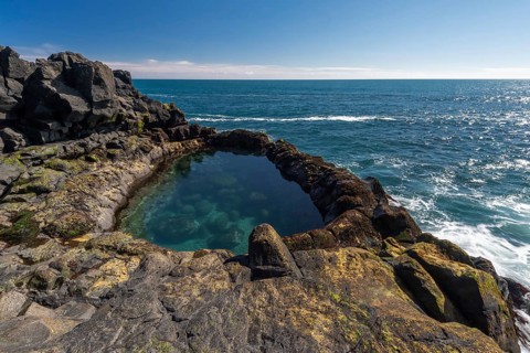 Brimketill natural pool, near Grindavik, Reykjanes Peninsula, Iceland, Europe