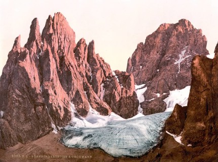 The mountains Fuenffingerspitze, Punta delle Cinque Dita, and Grohmann, South Tyrolean Dolomites,