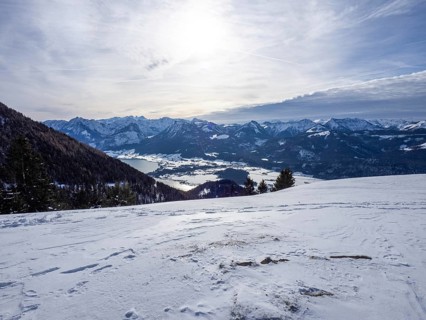 Winter mood, snow-covered landscape, snow-covered alpine peaks, view from the Schafbergalm to Lake