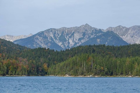 Eibsee lake with Ammergau Alps, Grainau, Werdenfelser Land, Upper Bavaria, Bavaria, Germany, Europe