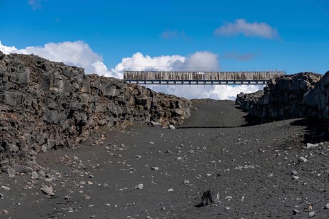 Bridge between the continents crosses the rift valley between the American and European continental