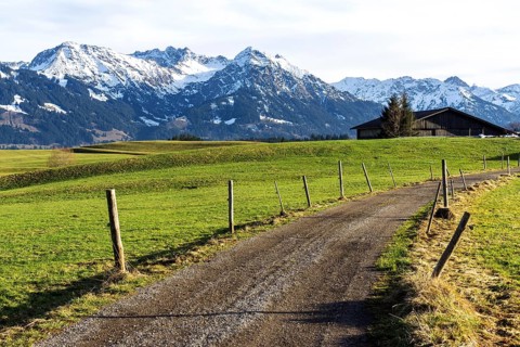 View of Heidelbeerkopf, Schnippenkopf, Entschenkopf and Rubihorn, near Kierwang, Illertal,