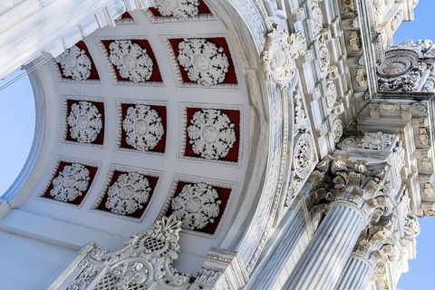 Istanbul, Tuerkiye: Sept. 15, 2022: Perspective view of artwork at top of arch entrance to