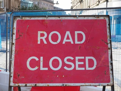 Road closed deviation sign
