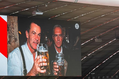 Picture of Franz Beckenbauer and Otmar Hitzfeld on the scoreboard, FC Bayern Munich funeral service