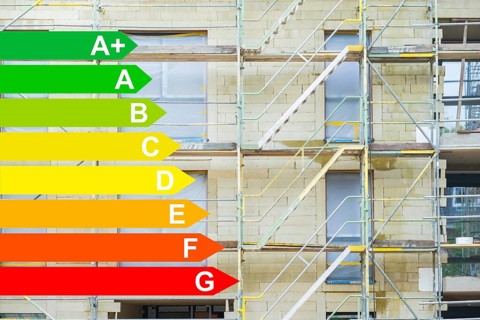Insulation of a facade with mineral fibre boards, graphic with energy efficiency classes for