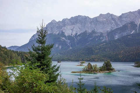 Zugspitze massif with Eibsee lake, Wetterstein mountains, Grainau, Werdenfelser Land, Upper